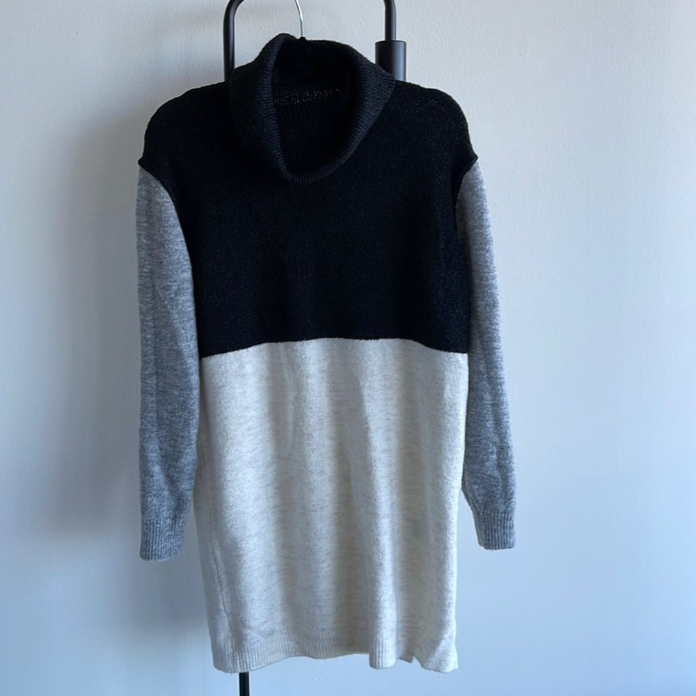 Color block turtleneck sweater dress, large